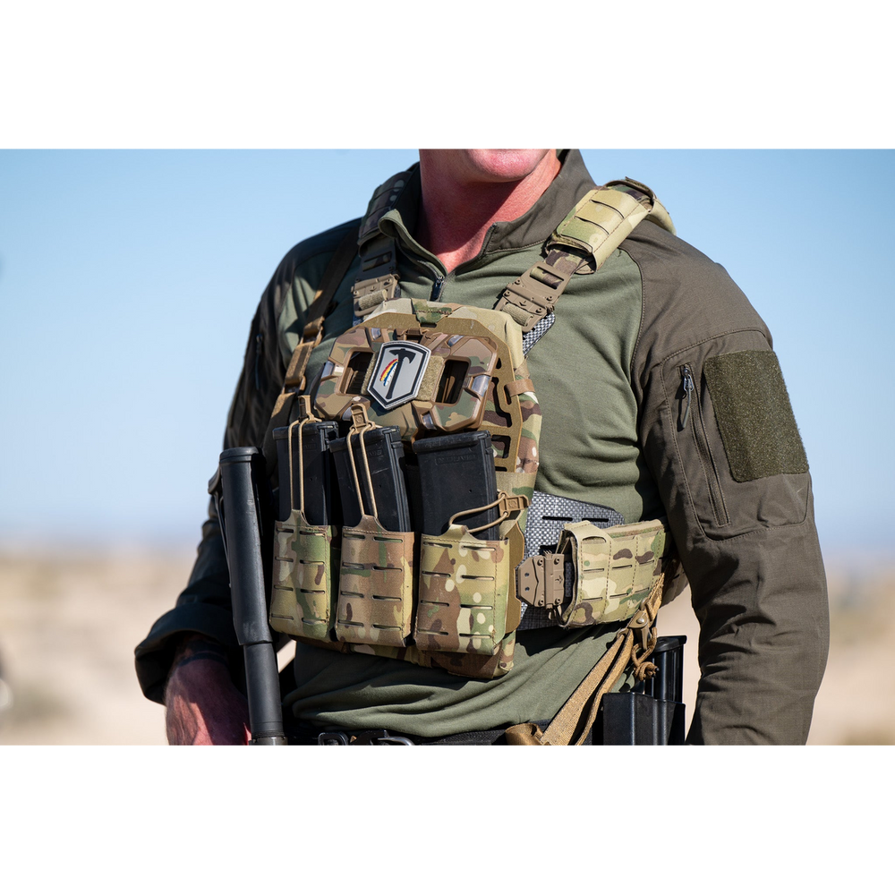 In situ photo of the Tomahawk Performance HW / Combat Shirt worn under a plate carrier.