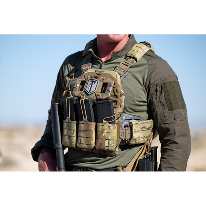 In situ photo of the Tomahawk Performance HW / Combat Shirt worn under a plate carrier.