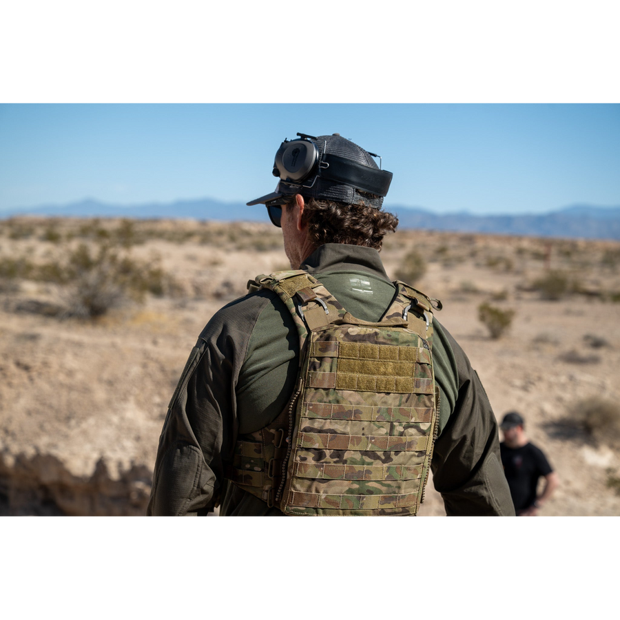Back photo of a man wearing the Tomahawk Performance HW / Combat Shirt in the desert.