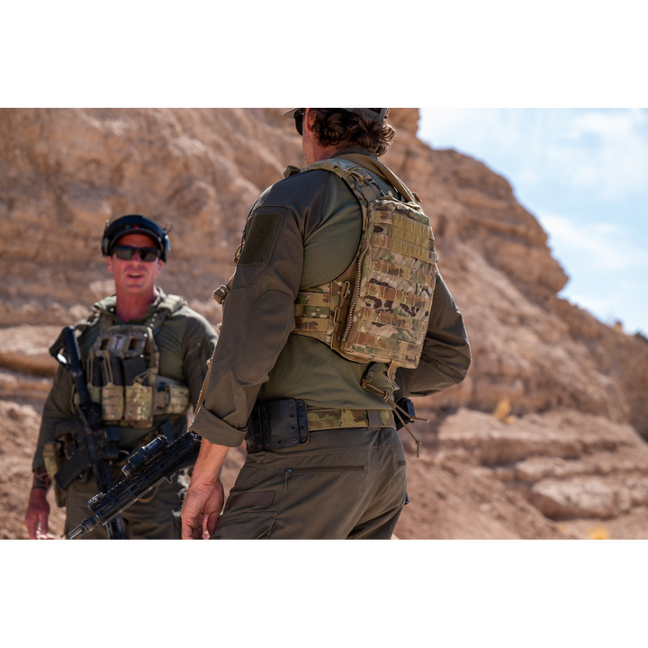 Two men wearing the Tomahawk Performance HW / Combat Uniform in a desert canyon.