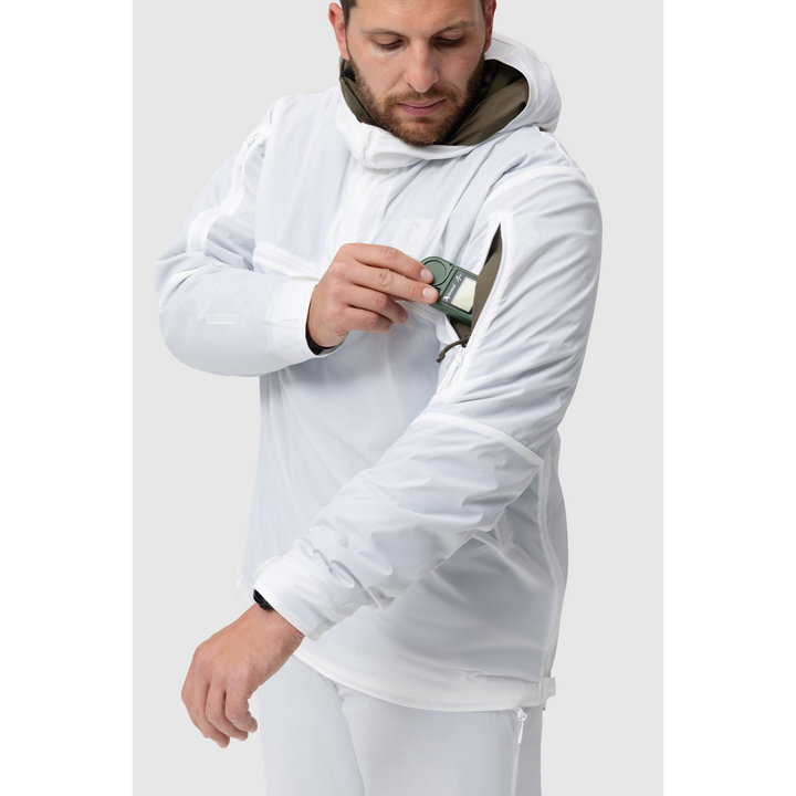 Photo of the Tomahawk Performance Overlayer Anorak's vertical zippered shoulder opening.