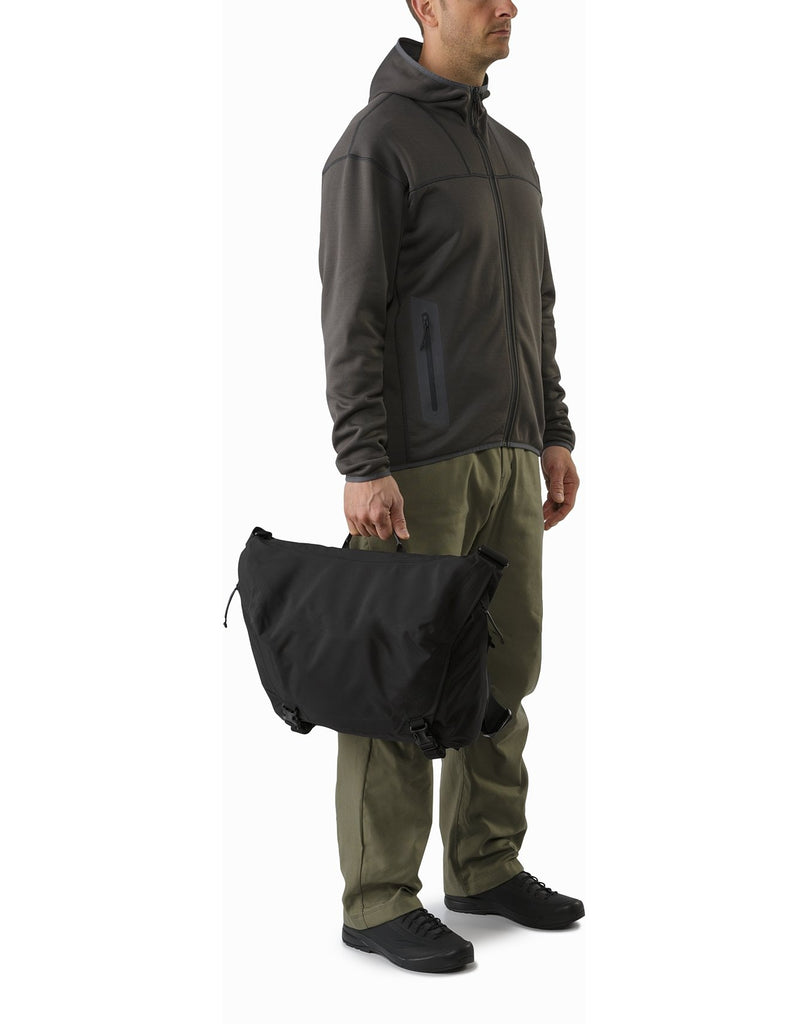 Arc'teryx LEAF Courier Bag 15 NWT | eBay