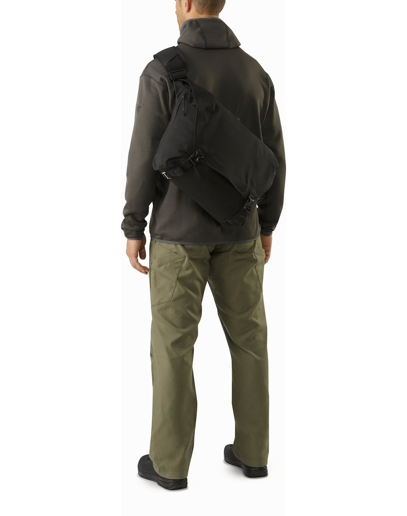 Arc'teryx LEAF Courier Bag 15 – Deliberate Dynamics